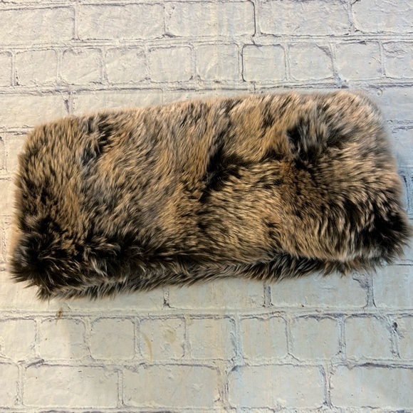 HERBALIFE NUTRITION POLYESTER & ACRYLIC FAUX FUR INFINITY SCARF O/S - Picture 2 of 7